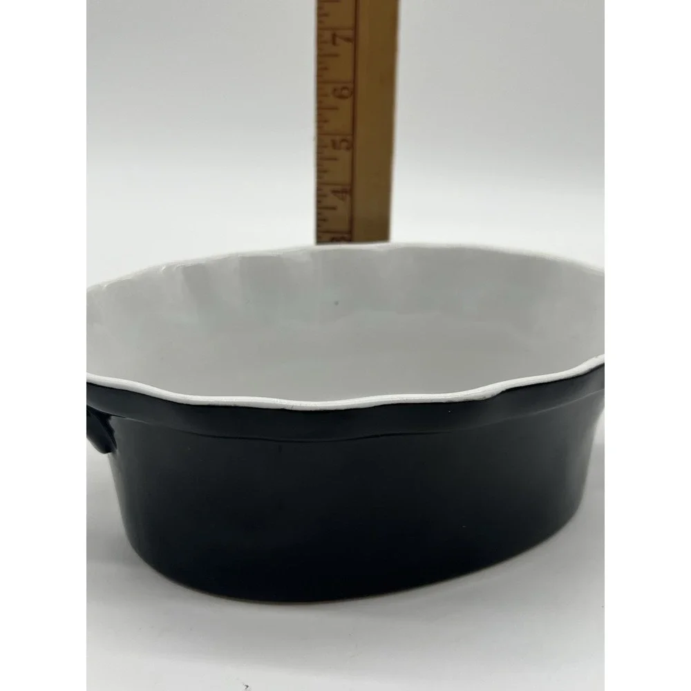 BIA Cordon Bleu‎ 2.75 Qt. Ruffled Edge Oval Baker Black/White
